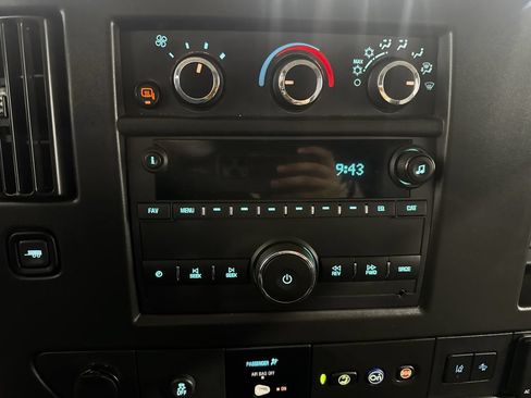 Used 2025 Chevrolet Express 3500 LT w/ LT Preferred Equipment Group RWD image 24