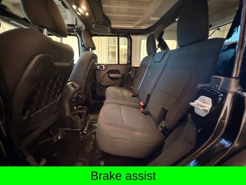 Used 2022 Jeep Wrangler Unlimited Rubicon w/ LED Lighting Group AWD/4WD image 9