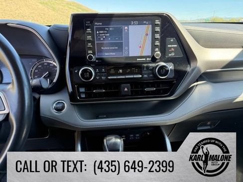 Used 2022 Toyota Highlander XLE AWD/4WD image 19