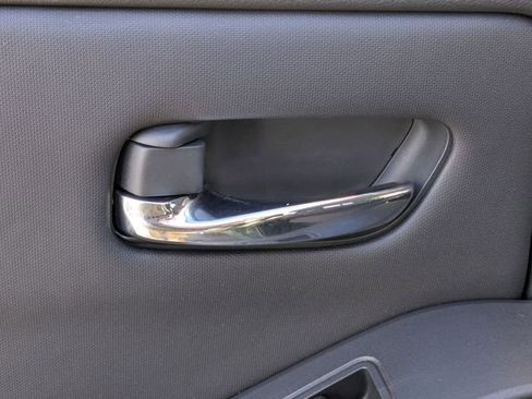 Used 2022 Nissan Frontier SV image 28