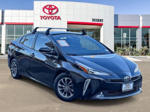 Certified 2022 Toyota Prius XLE w/ Advanced Technology Package FWD image 1
