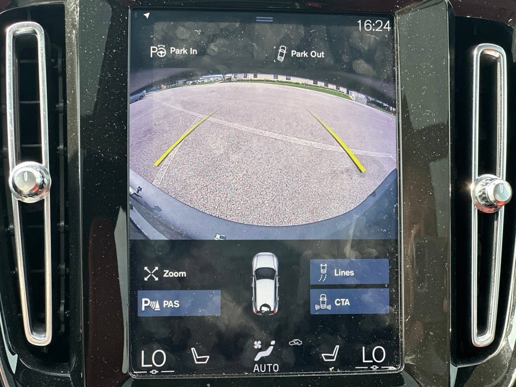 Used 2019 Volvo XC40 T4 Inscription FWD image 23