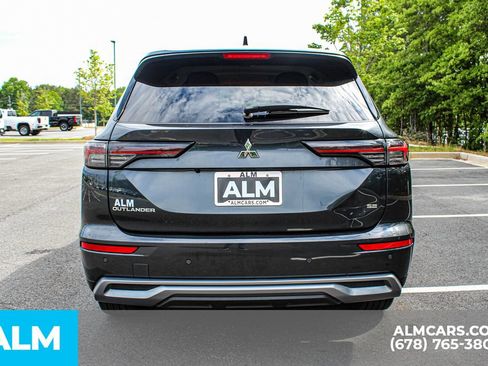 Used 2025 Mitsubishi Outlander SE FWD image 11
