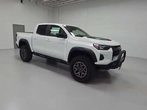 New 2025 Chevrolet Colorado ZR2 w/ Off-Road Front Bumper Package AWD/4WD image 64