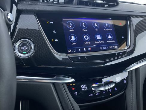 Certified 2024 Cadillac XT6 Sport w/ Technology Package image 5