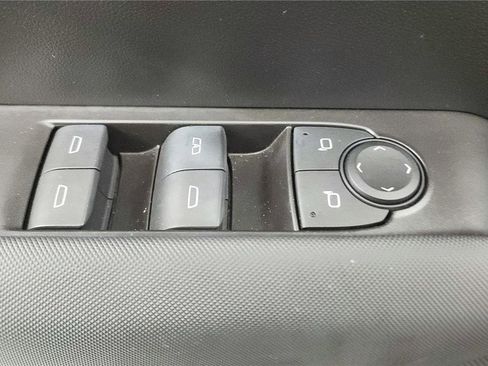 Used 2024 Chevrolet Colorado Z71 w/ Z71 Convenience Package 2 image 11