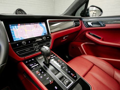 Used 2022 Porsche Macan S AWD/4WD image 16