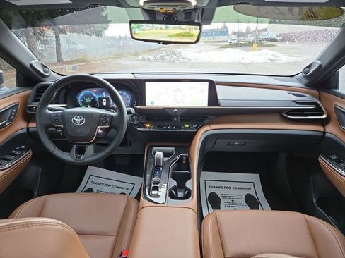 Used 2025 Toyota Crown Signia image 33