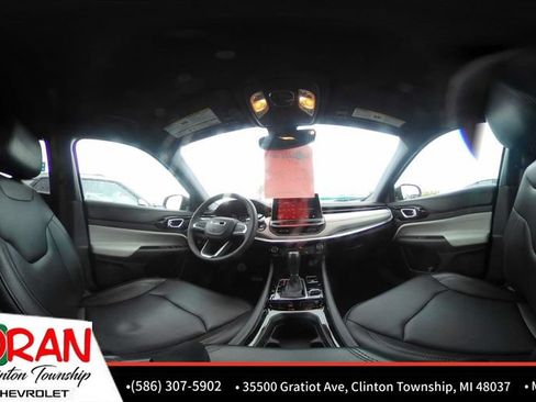 Used 2024 Jeep Compass Limited AWD/4WD image 28