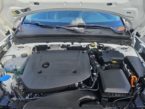 Used 2025 Volvo XC40 B5 Plus w/ Protection Package Premier image 35