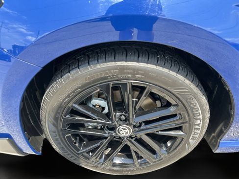 Used 2025 Toyota Camry SE FWD image 29