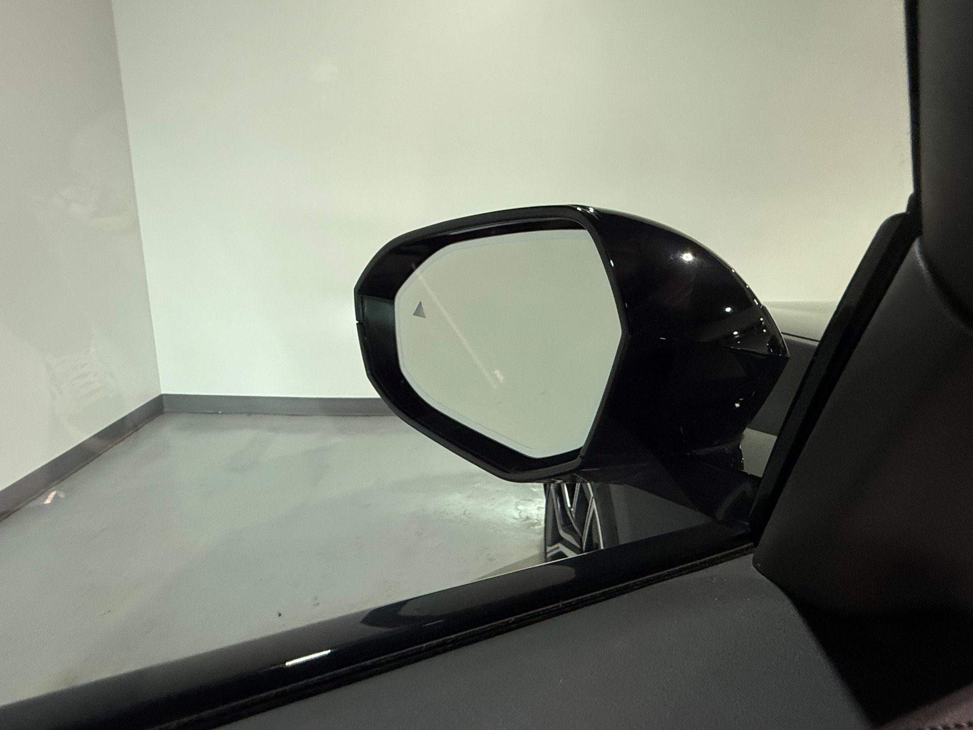 Used 2024 BMW 740i xDrive AWD/4WD image 23