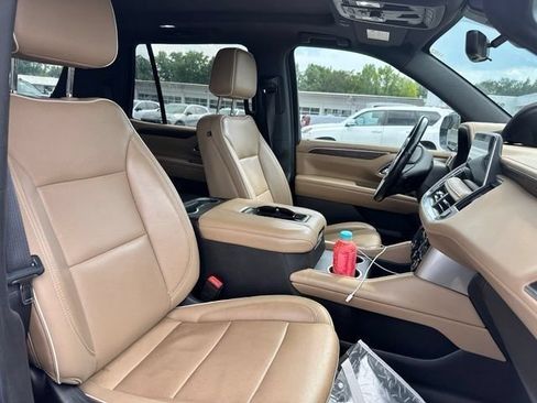 Used 2021 Chevrolet Tahoe Premier w/ Premium Package RWD image 7