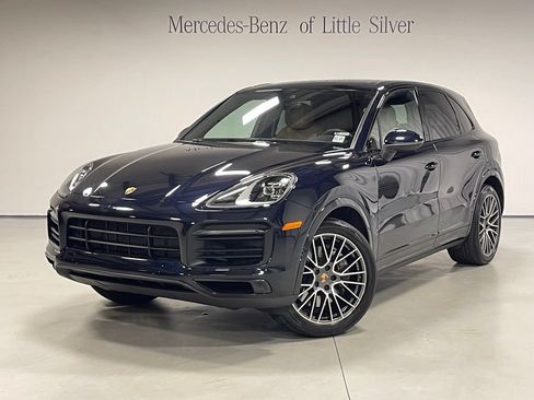 Used 2023 Porsche Cayenne AWD/4WD image 1