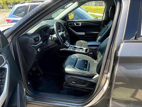 Certified 2023 Ford Explorer XLT w/ Equipment Group 202A AWD/4WD image 8