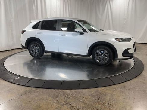 New 2026 Honda HR-V LX image 3