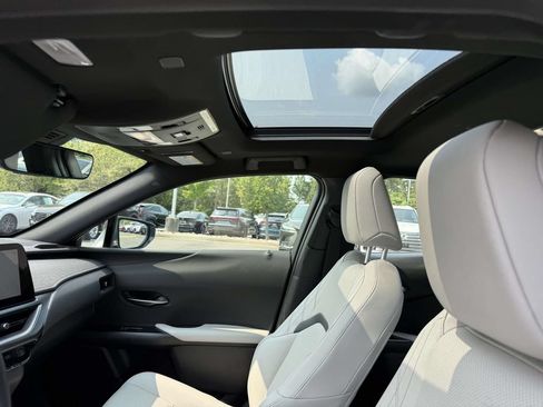 Used 2025 Lexus UX 300h AWD w/ Accessory Package (Z1) image 21