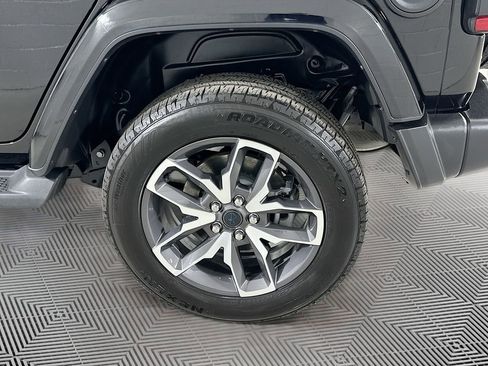 Used 2024 Jeep Wrangler Unlimited w/ Convenience Group AWD/4WD image 26
