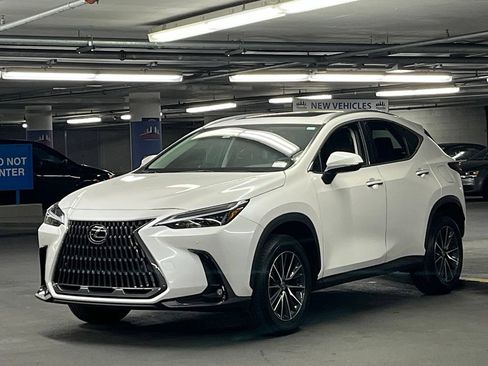 Used 2025 Lexus NX 250 FWD w/ Premium Package image 3