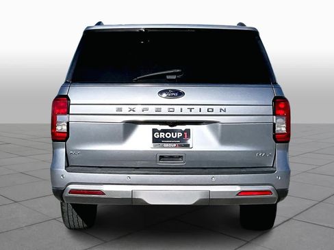 Used 2022 Ford Expedition Max XLT image 4