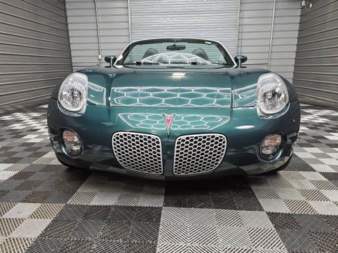 Used 2006 Pontiac Solstice Convertible w/ Premium Package RWD image 4