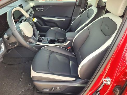 New 2025 Kia K4 GT-Line w/ GT-Line Premium Package FWD image 8