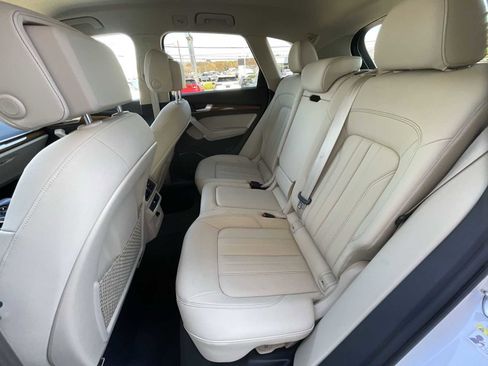 Used 2024 Audi Q5 2.0T Premium image 24