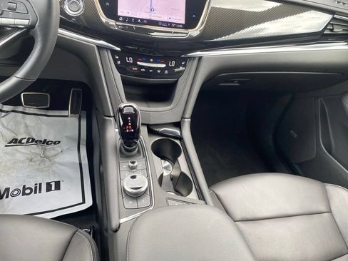 Certified 2025 Cadillac XT6 Sport w/ LPO, Floor Liner Package AWD/4WD image 24