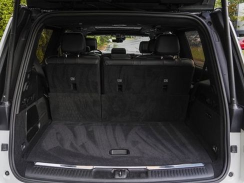 Used 2023 Jeep Grand Wagoneer Series III AWD/4WD image 24