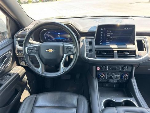 Used 2024 Chevrolet Suburban LT AWD/4WD image 19