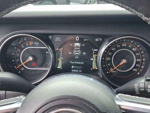Used 2022 Jeep Wrangler Unlimited Sahara w/ Cold Weather Group AWD/4WD image 26