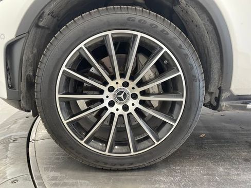 Used 2022 Mercedes-Benz GLC 300 4MATIC Coupe image 10