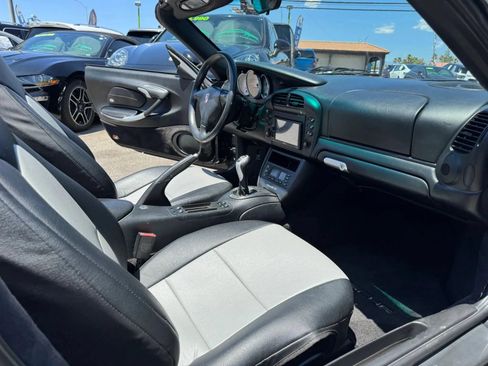 Used 2004 Porsche Boxster S RWD image 16