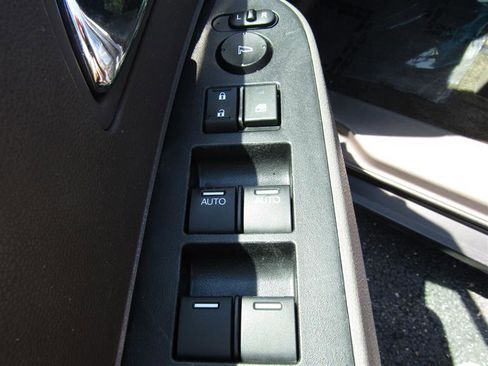 Used 2016 Honda Odyssey SE image 10