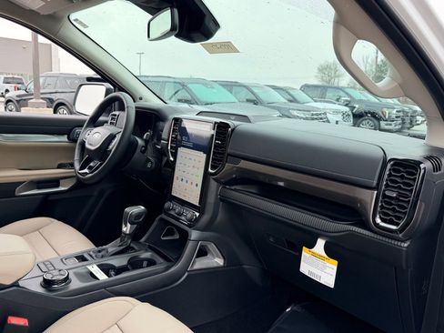 New 2025 Ford Ranger Lariat w/ FX4 Off-Road Package image 21