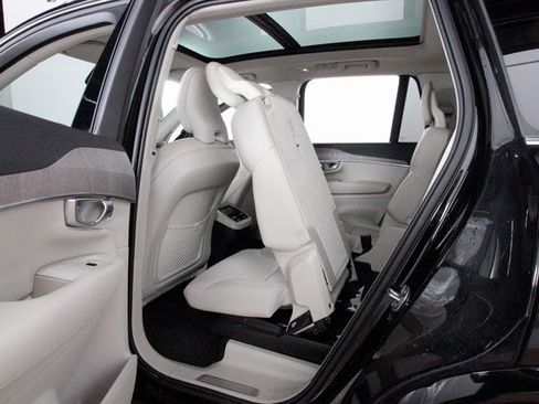 Certified 2024 Volvo XC90 B6 Plus image 24