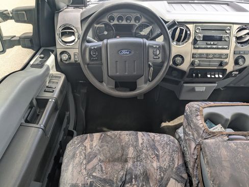 Used 2016 Ford F250 XLT w/ XLT Premium Package AWD/4WD image 17