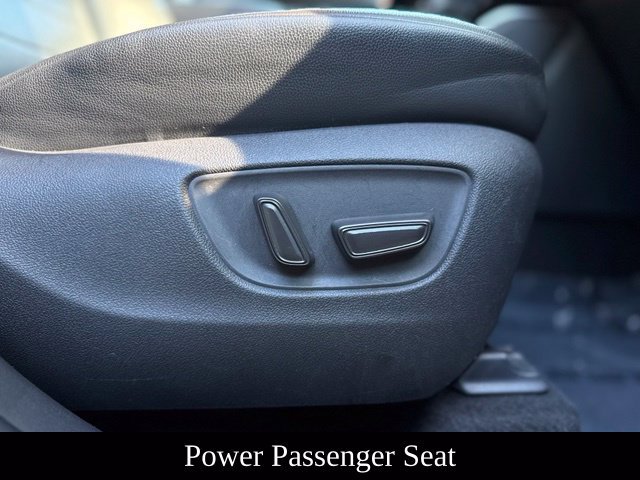 Used 2020 Toyota Highlander XLE AWD/4WD image 20