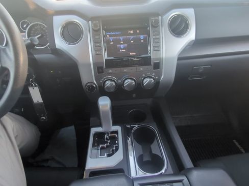 Used 2017 Toyota Tundra SR5 image 21