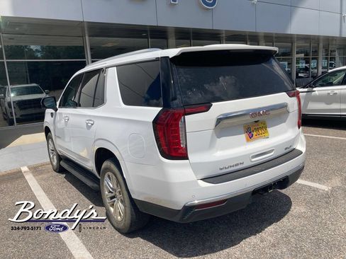 Used 2022 GMC Yukon SLT w/ SLT Premium Package RWD image 3