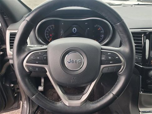 Used 2019 Jeep Grand Cherokee Altitude image 18