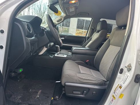 Used 2014 Toyota Tundra SR5 w/ TRD Off Road Package image 11