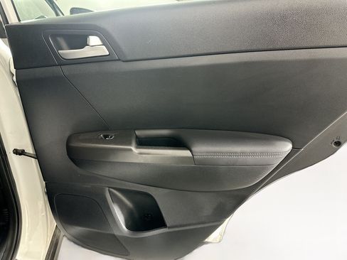 Used 2019 Kia Sportage LX FWD image 28