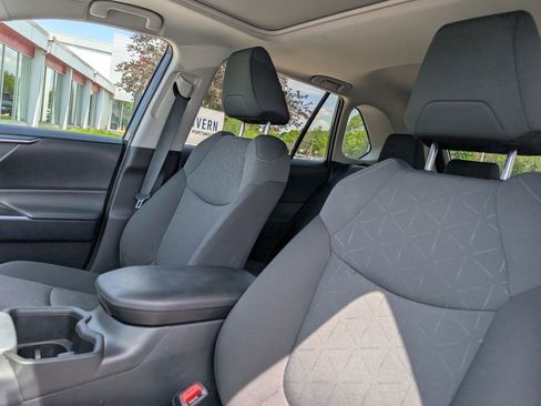 Used 2024 Toyota RAV4 XLE w/ Convenience Package AWD/4WD image 19