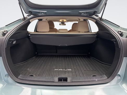 Used 2019 Toyota Prius LE image 18