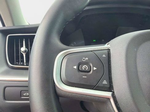 Certified 2025 Volvo XC60 B5 Core AWD/4WD image 27