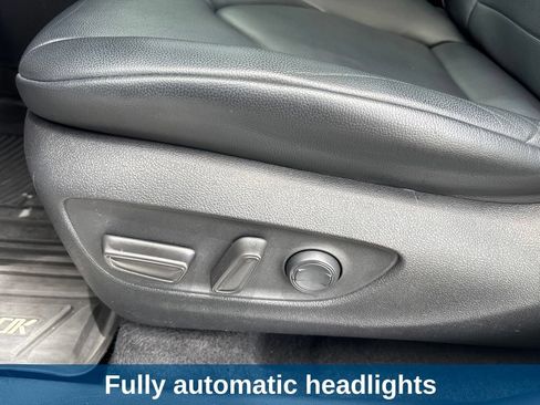 Used 2020 Toyota Highlander XLE FWD image 17