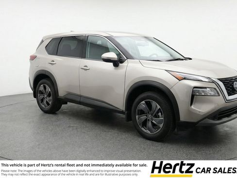Used 2025 Nissan Rogue SV image 1