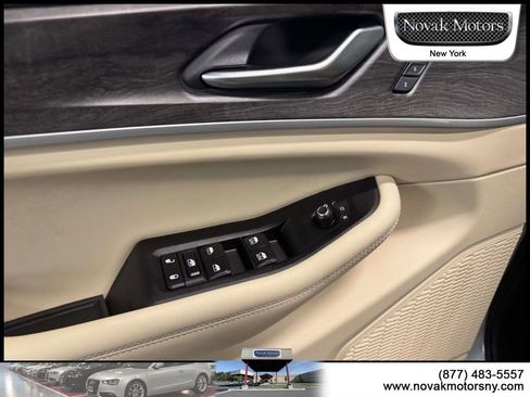 Used 2023 Jeep Grand Cherokee Limited w/ Luxury Tech Group II AWD/4WD image 15
