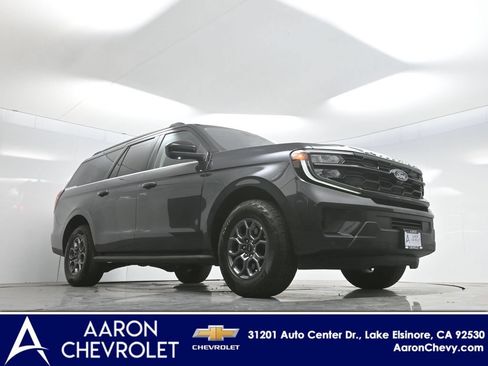 Used 2025 Ford Expedition Max Active RWD image 2